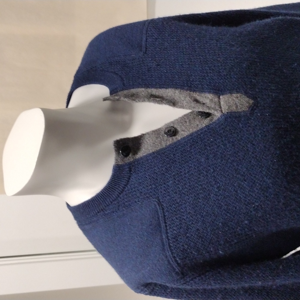 Kinross mens navy blue cashmere 3 button v-neck sweater. XL